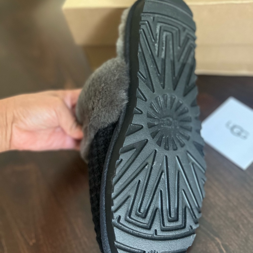 Beautiful and extremely confortable Original Uggs - Picture 5 of 11